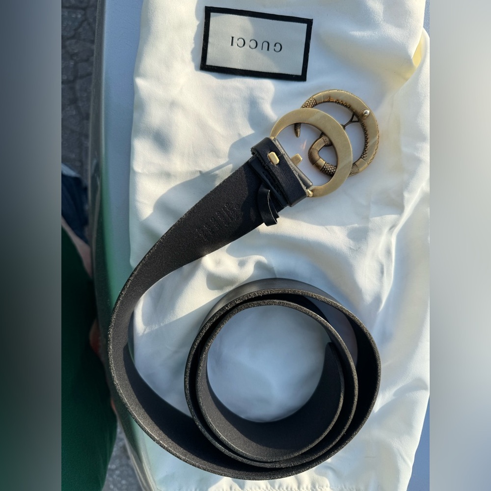 100% authentic Gucci belt that I bought at the Gucci store in Tysons,VA.
